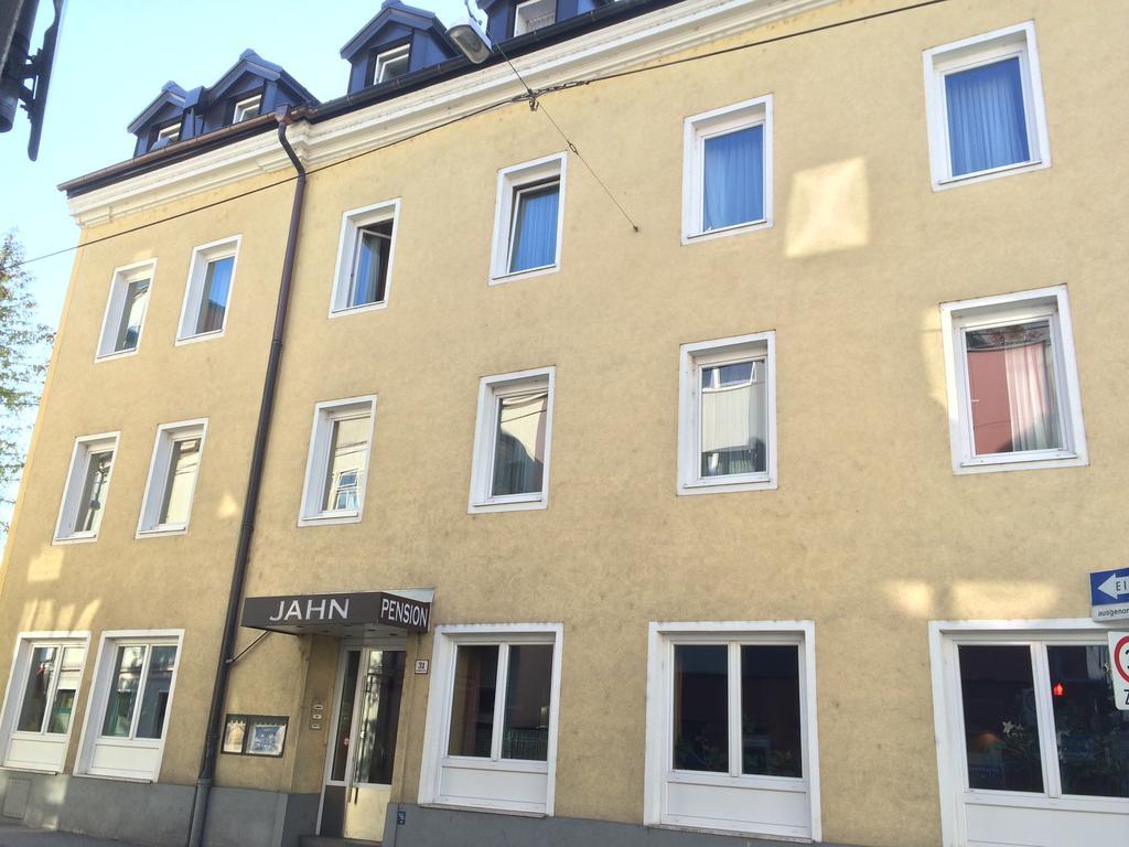 Pension Jahn Salzburg Exteriör bild