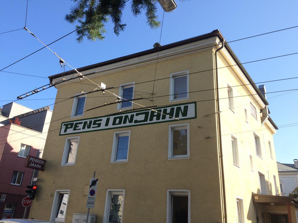 Pension Jahn Salzburg Exteriör bild