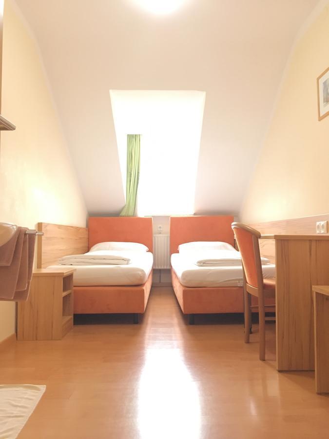 Pension Jahn Salzburg Exteriör bild