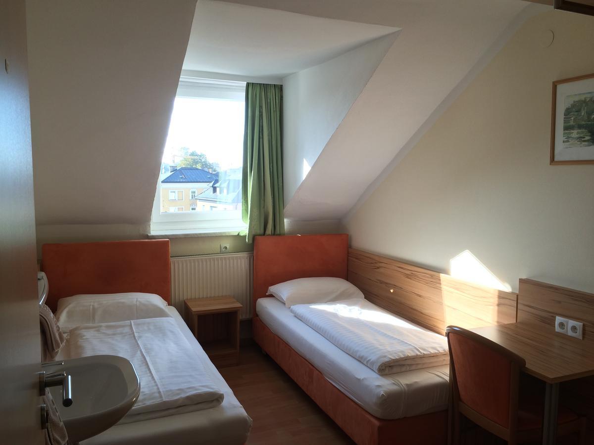 Pension Jahn Salzburg Exteriör bild